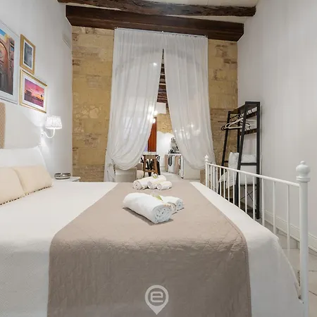 Luxury Castle Retreat Apartment